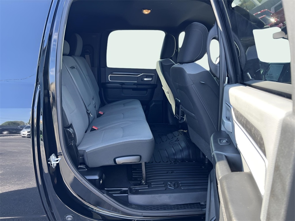 RAM 2500 SLT Mega Cab 4WD 2022 RAM 2500 SLT Mega Cab 4WD 2022