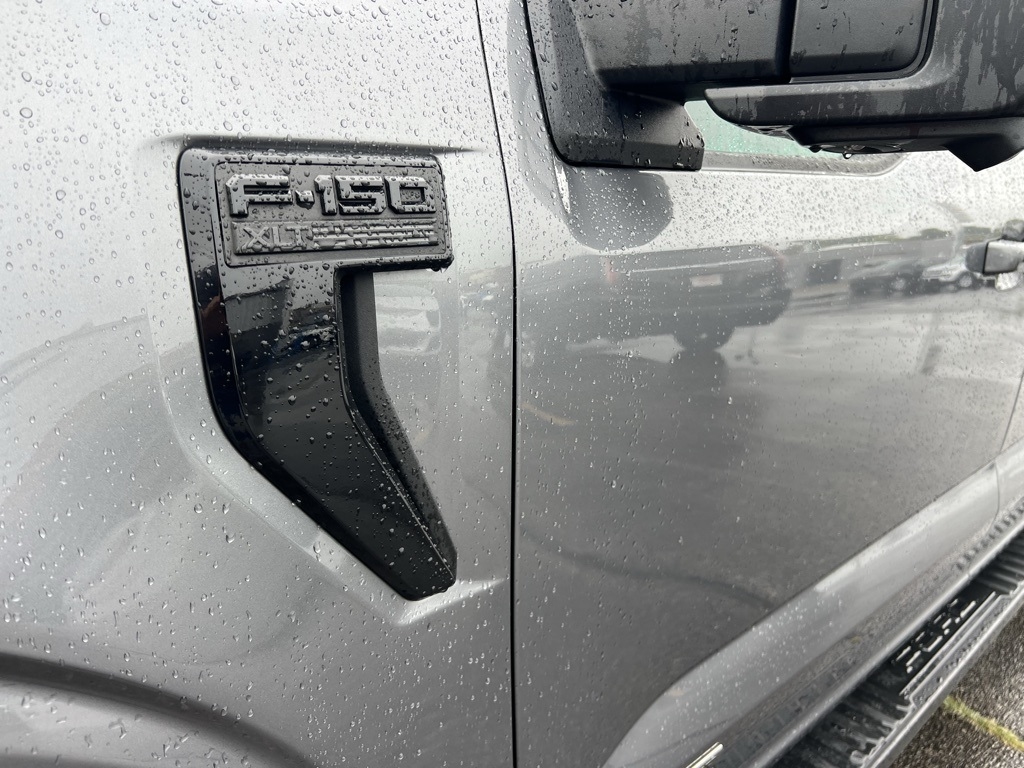 Ford F-150 XLT SuperCrew 4WD 2024 Ford F-150 XLT SuperCrew 4WD 2024