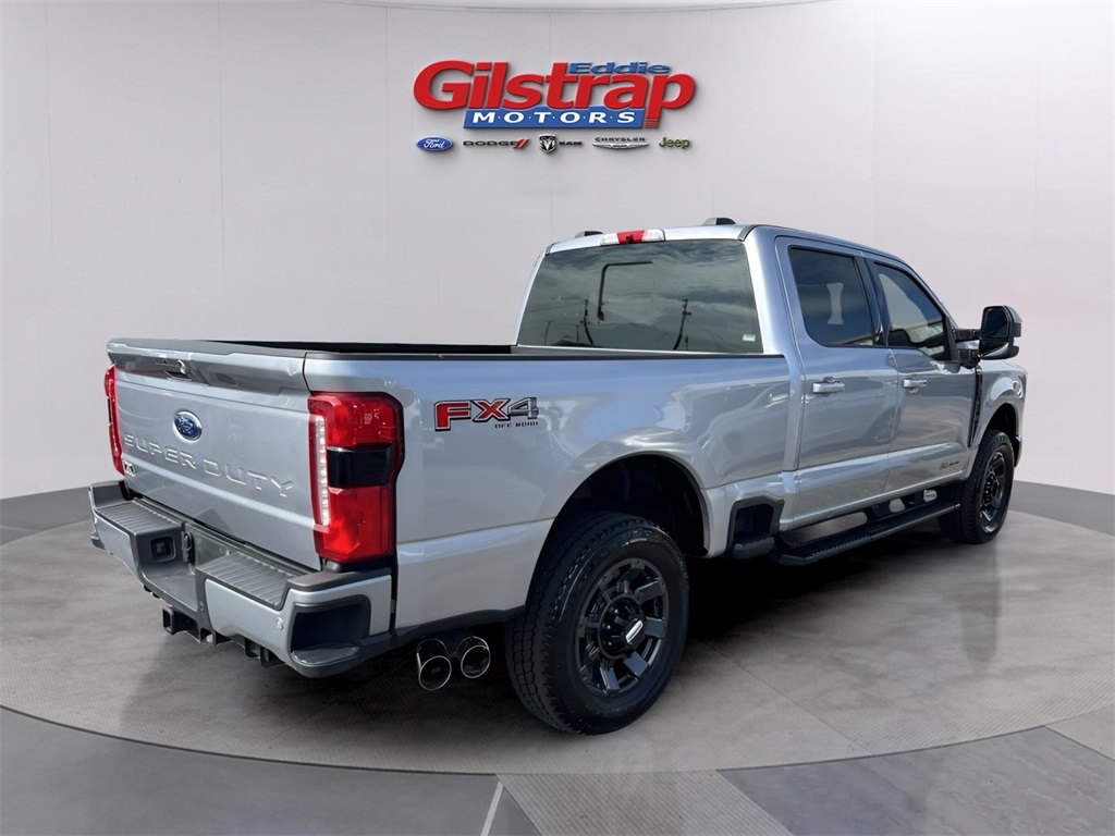 Ford F-250 SD Lariat Crew Cab 4WD 2023