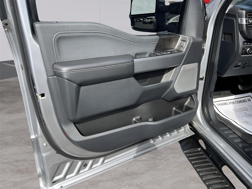 Ford F-250 SD Lariat Crew Cab 4WD 2023