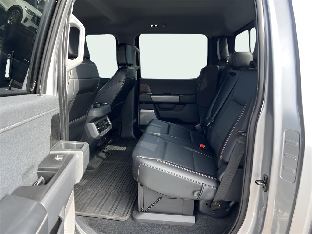 Ford F-250 SD Lariat Crew Cab 4WD 2023