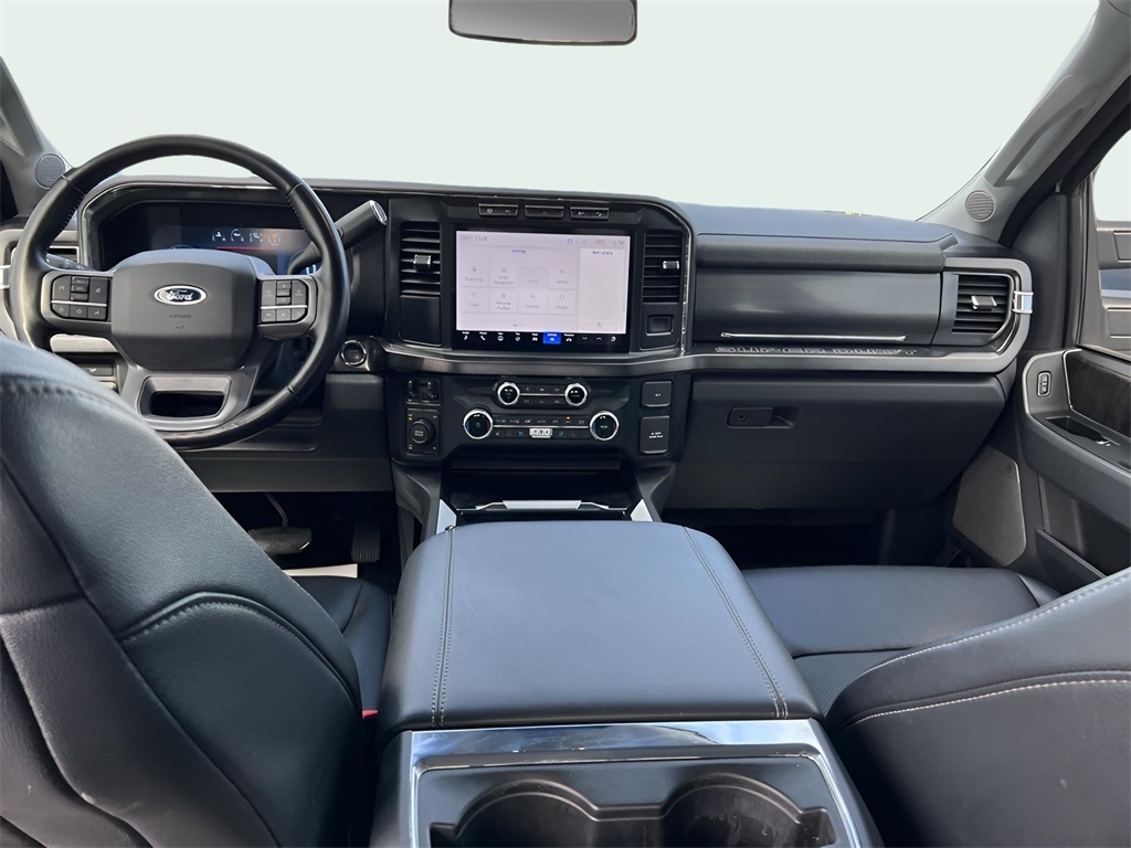 Ford F-250 SD Lariat Crew Cab 4WD 2023