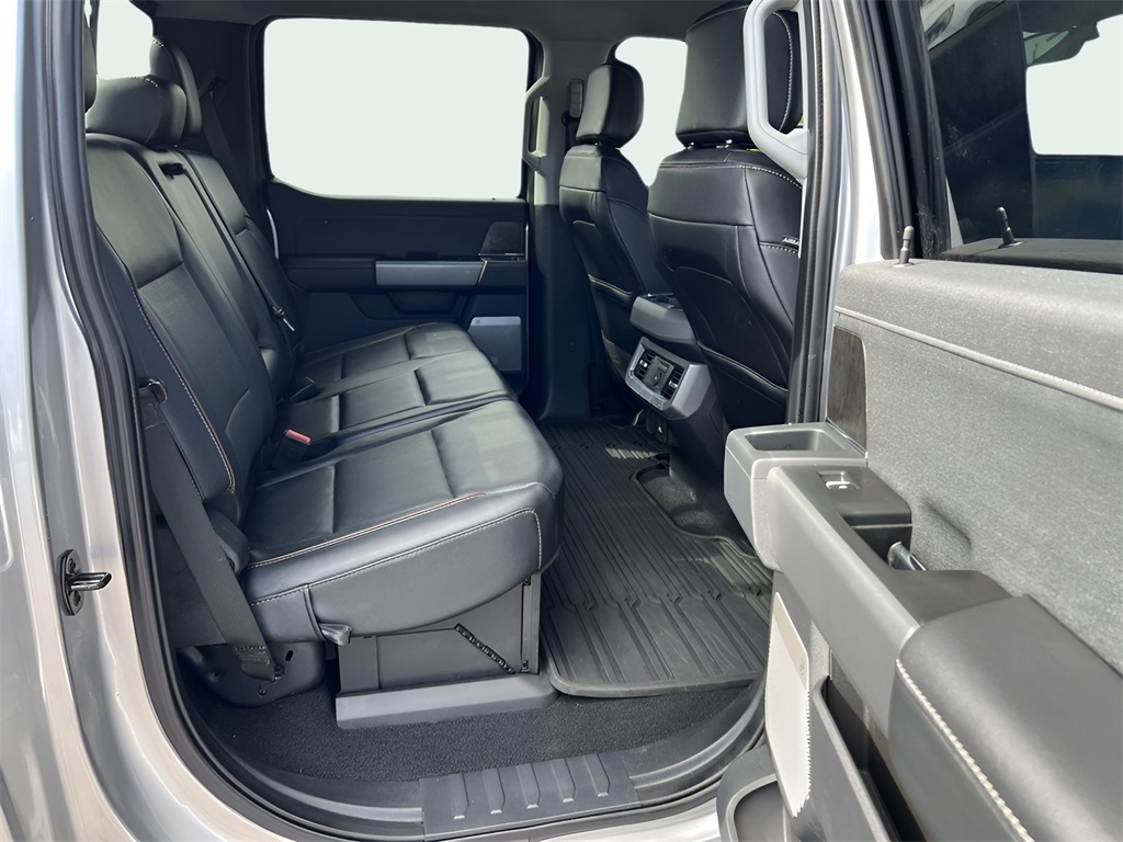 Ford F-250 SD Lariat Crew Cab 4WD 2023