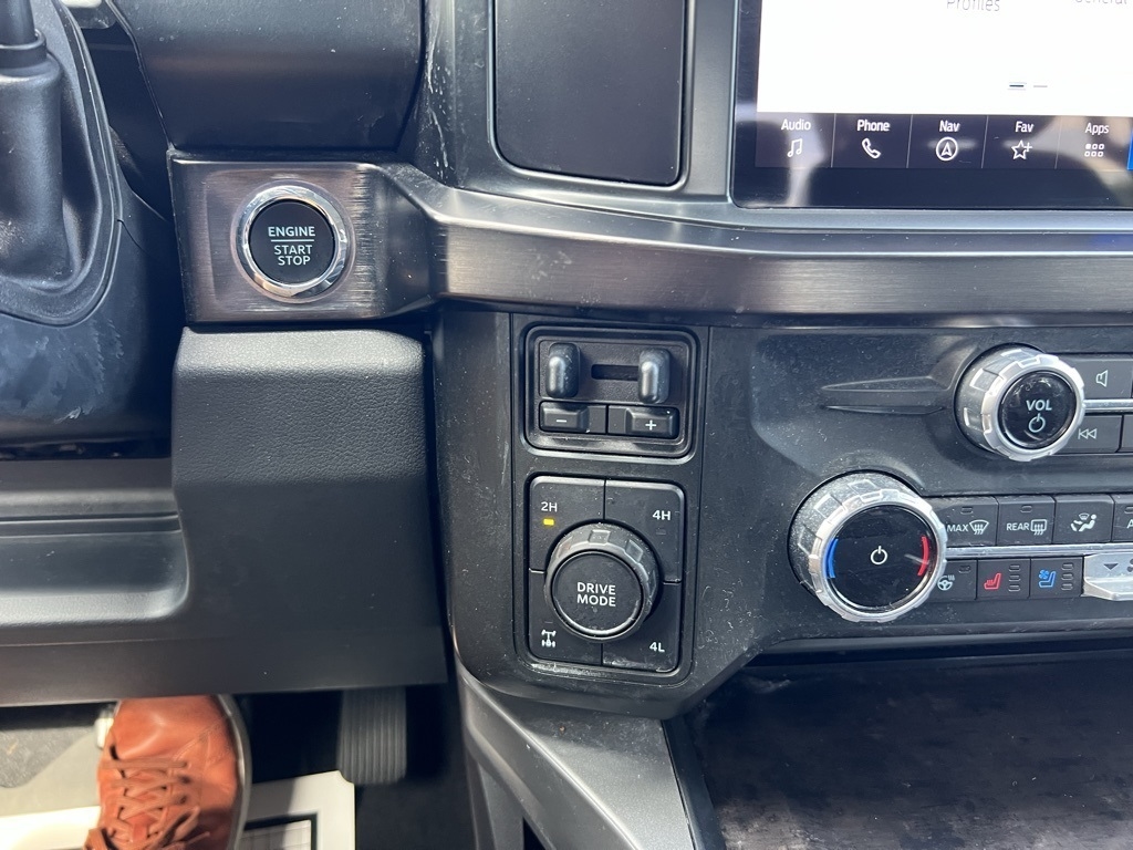 Ford F-250 SD Lariat Crew Cab 4WD 2023