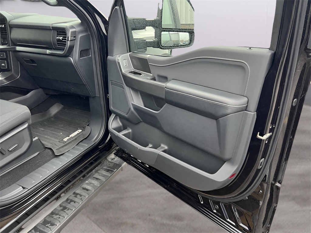 Ford F-150 XLT SuperCrew 4WD 2024