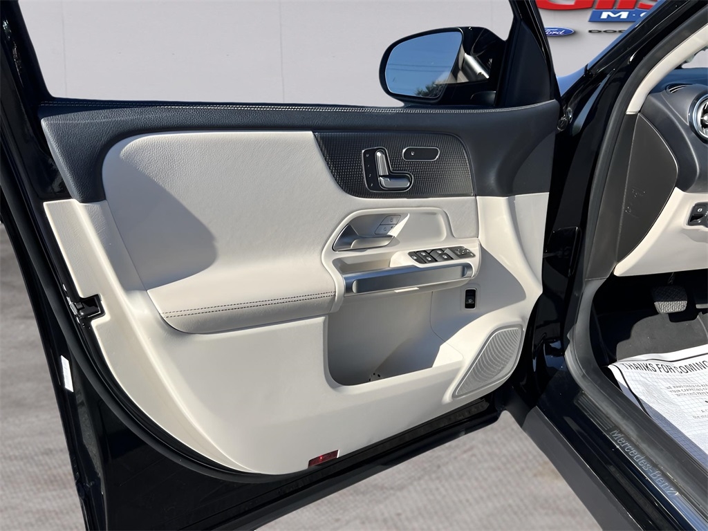 Mercedes-Benz GLB-Class GLB 250 2021