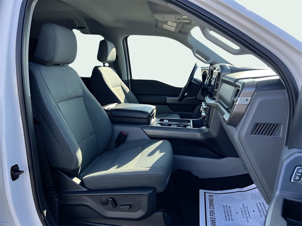 Ford F-150 XLT SuperCrew 4WD 2025