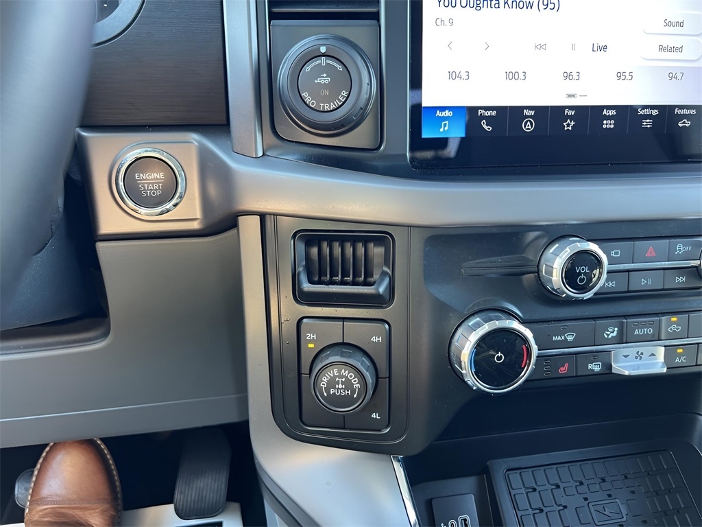 Ford F-150 XLT SuperCrew 4WD 2025