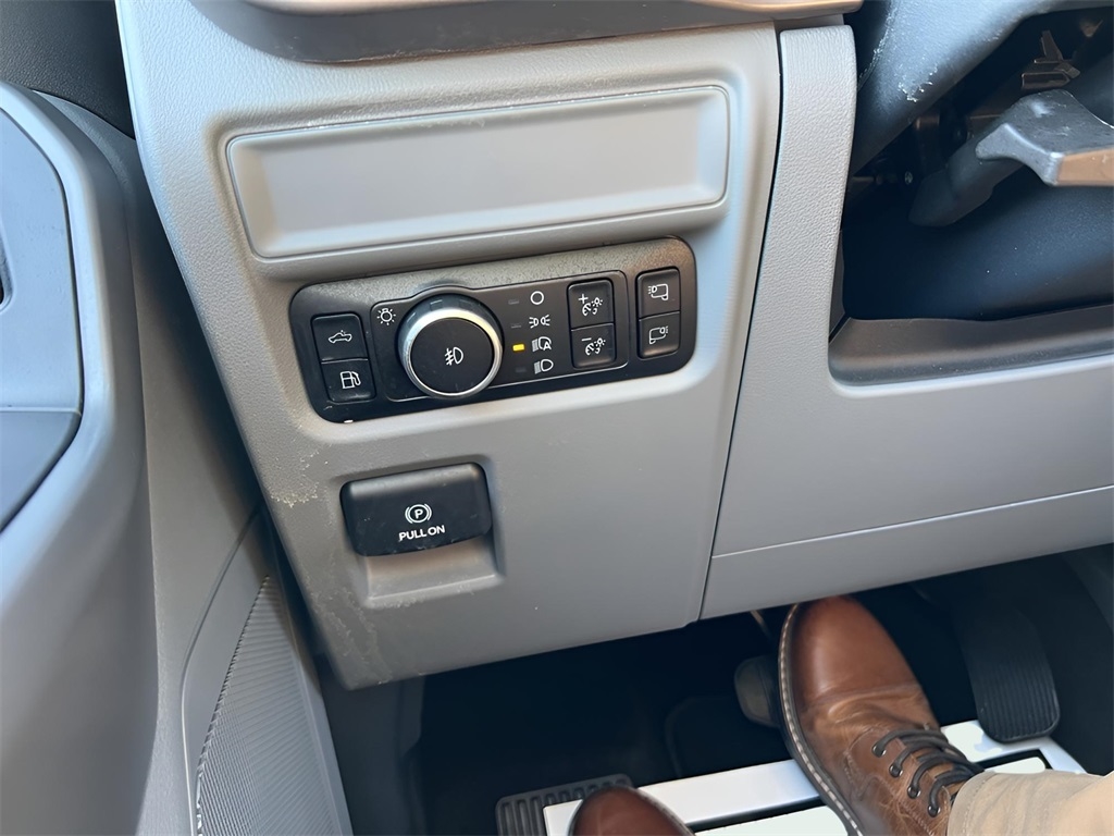 Ford F-150 XLT SuperCrew 4WD 2025