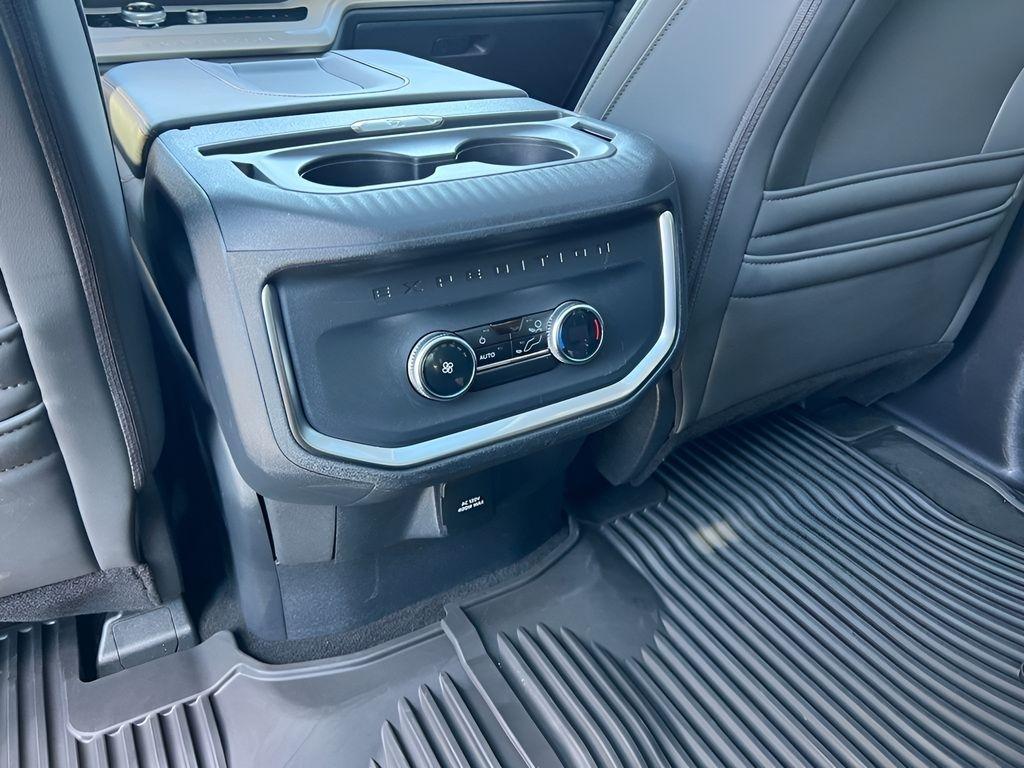 Ford Expedition Active 4WD 2025