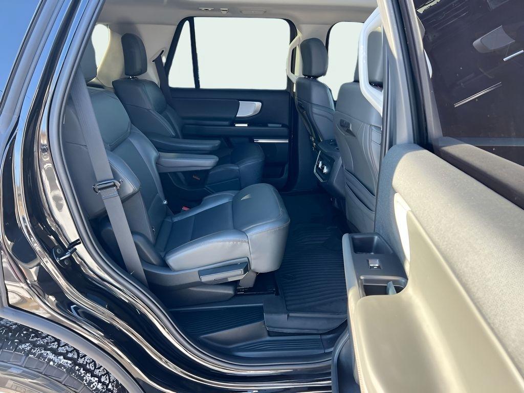 Ford Expedition Active 4WD 2025