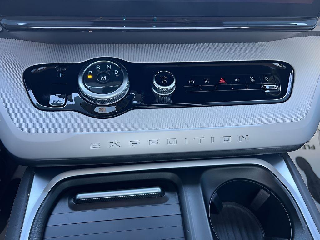 Ford Expedition Active 4WD 2025