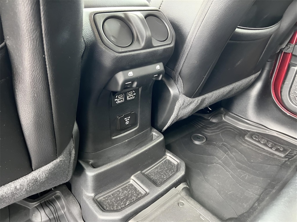 Jeep Wrangler Unlimited Sahara 2021