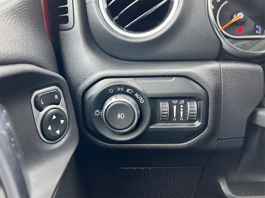 Jeep Wrangler Unlimited Sahara 2021