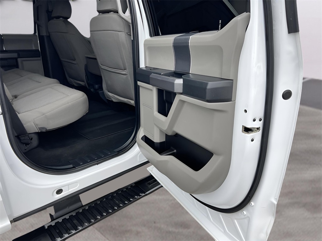 Ford F-250 SD XLT Crew Cab 4WD 2022