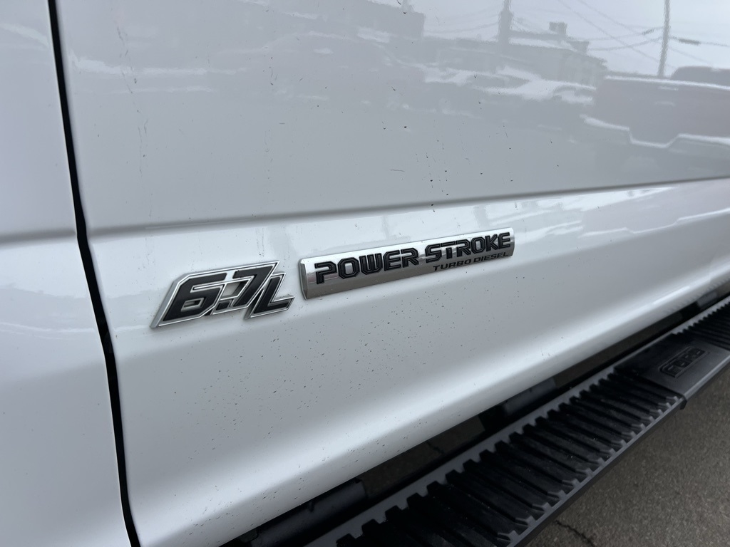 Ford F-250 SD XLT Crew Cab 4WD 2022