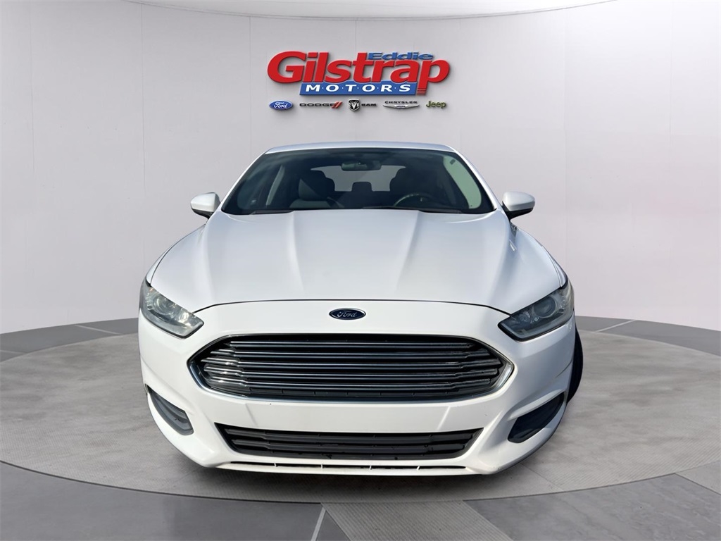 Ford Fusion S 2016