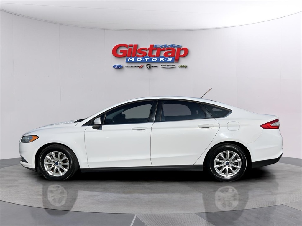 Ford Fusion S 2016