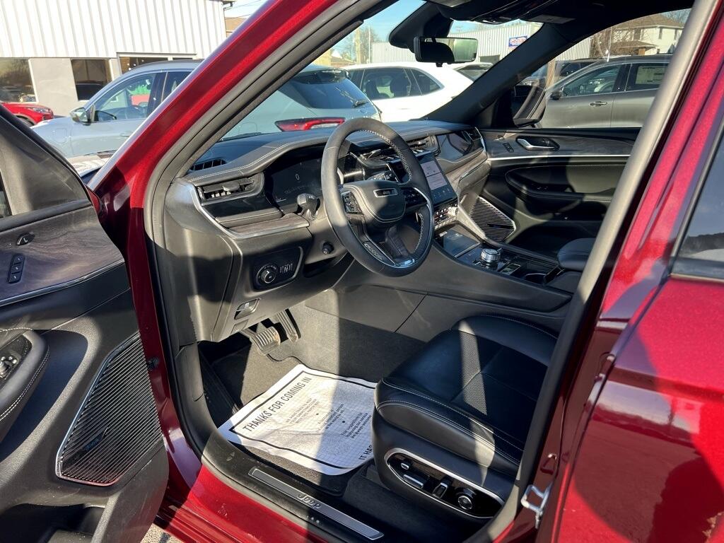 Jeep Grand Cherokee Overland 4WD 2023