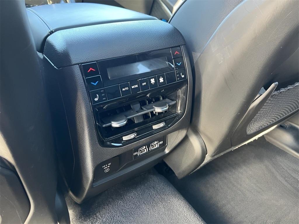 Jeep Grand Cherokee Overland 4WD 2023