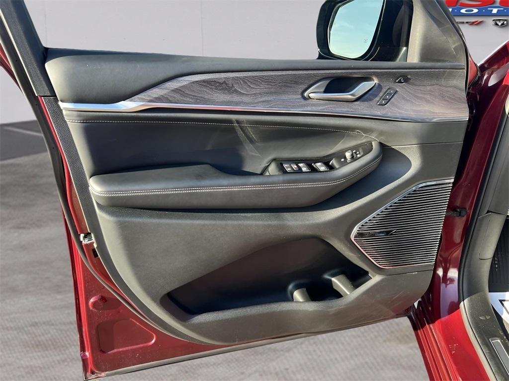 Jeep Grand Cherokee Overland 4WD 2023