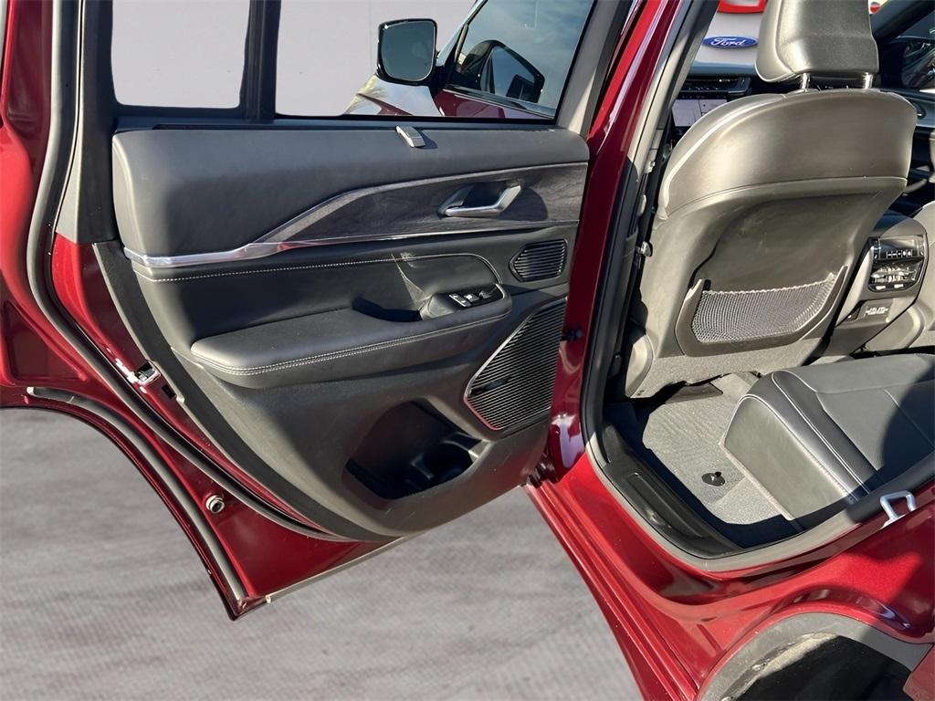 Jeep Grand Cherokee Overland 4WD 2023