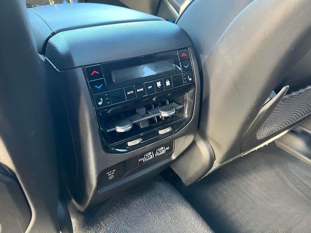 Jeep Grand Cherokee Overland 4WD 2023