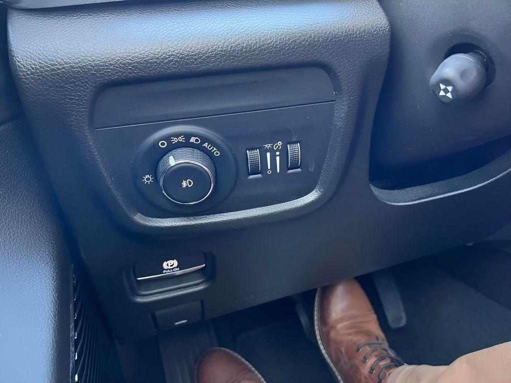 Jeep Grand Cherokee Overland 4WD 2023