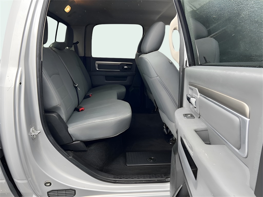 RAM 2500 SLT Crew Cab SWB 4WD 2017