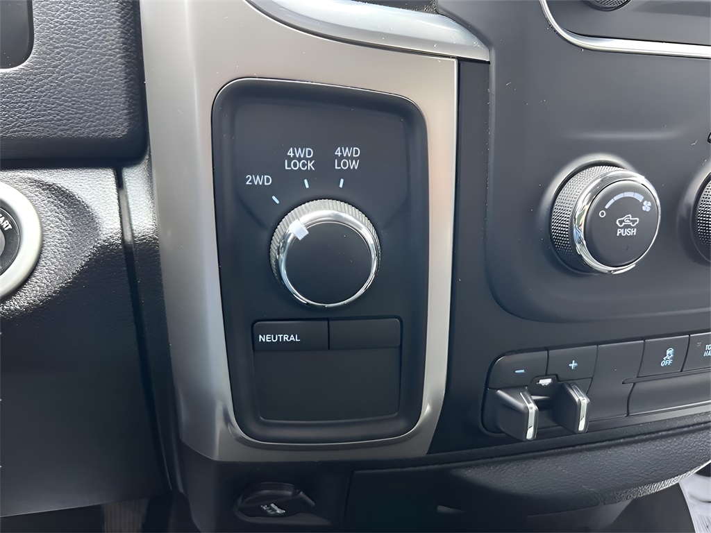 RAM 2500 SLT Crew Cab SWB 4WD 2017