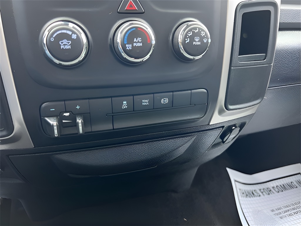 RAM 2500 SLT Crew Cab SWB 4WD 2017