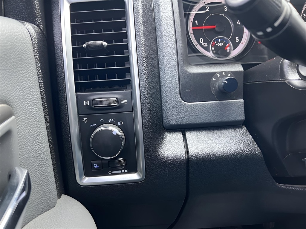 RAM 2500 SLT Crew Cab SWB 4WD 2017