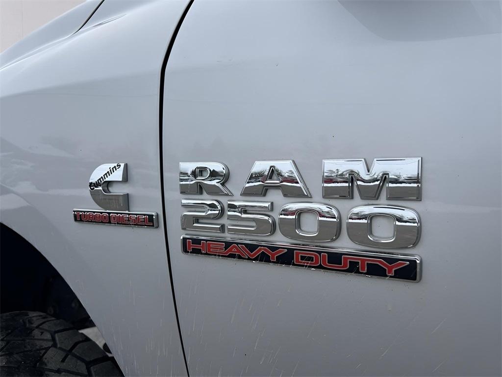 RAM 2500 SLT Crew Cab SWB 4WD 2017