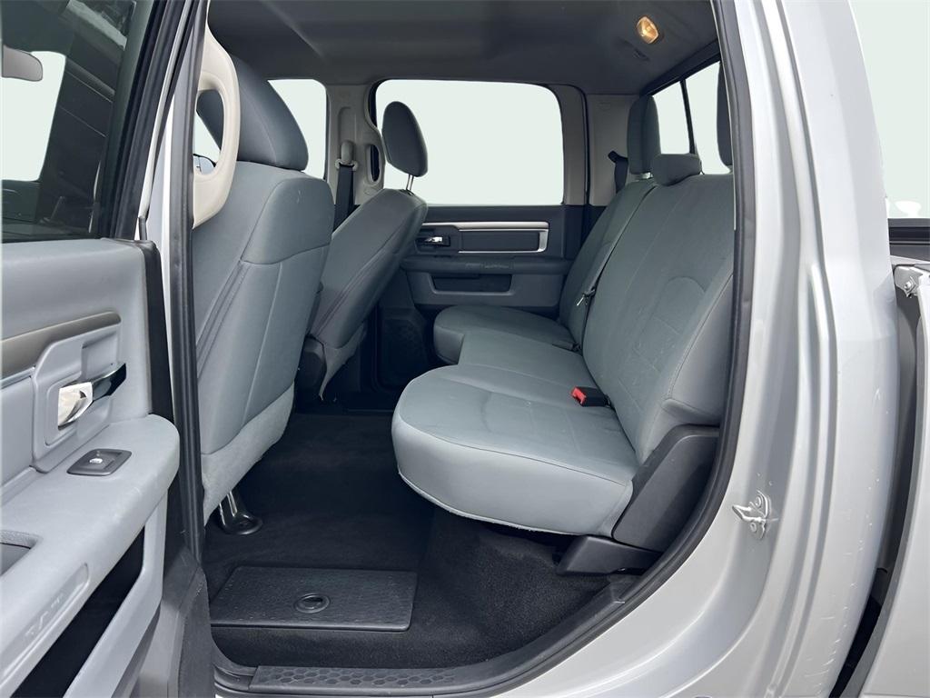 RAM 2500 SLT Crew Cab SWB 4WD 2017