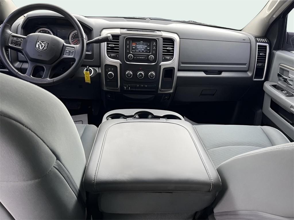 RAM 2500 SLT Crew Cab SWB 4WD 2017