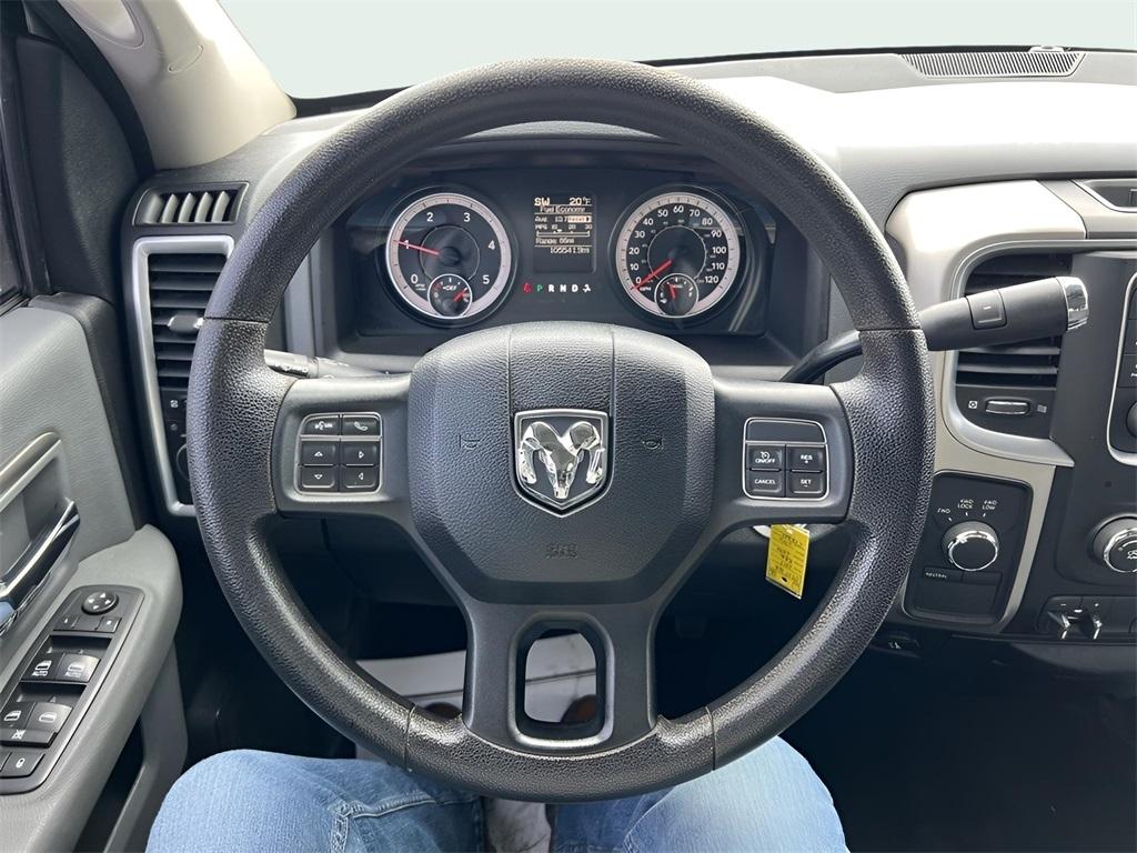 RAM 2500 SLT Crew Cab SWB 4WD 2017