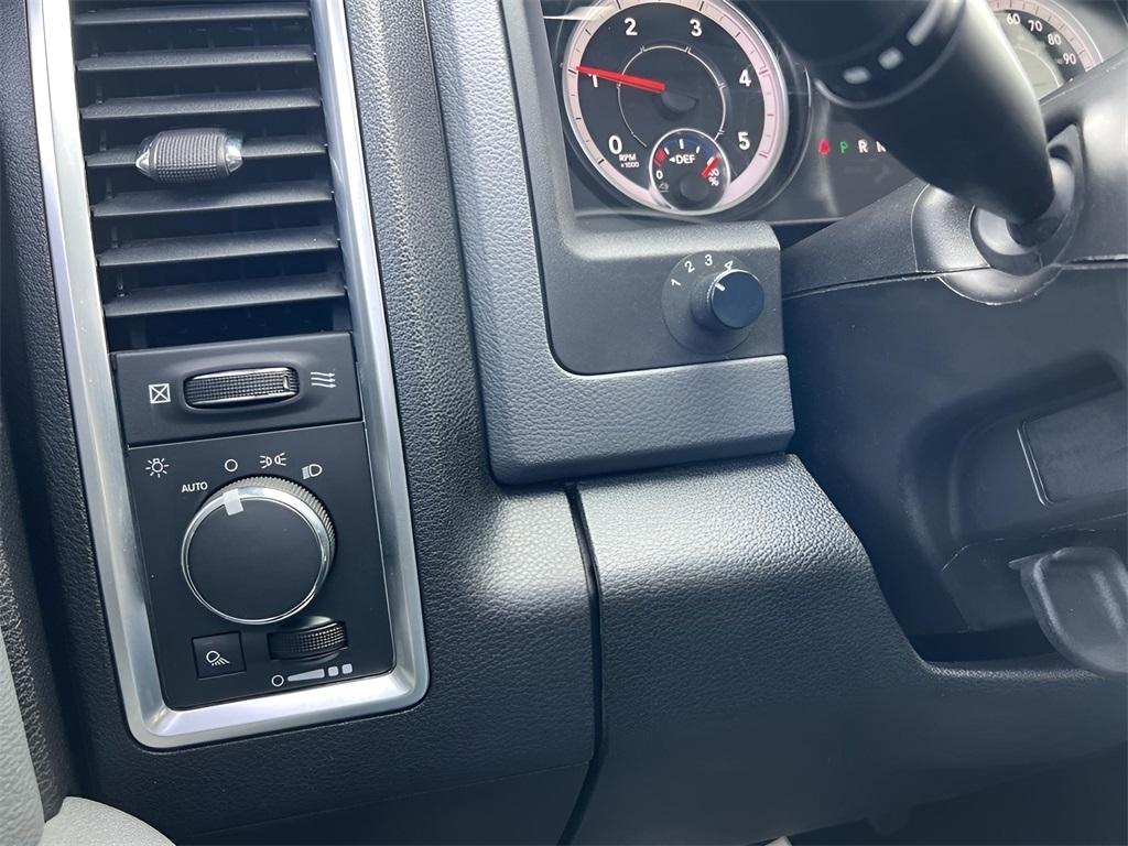 RAM 2500 SLT Crew Cab SWB 4WD 2017