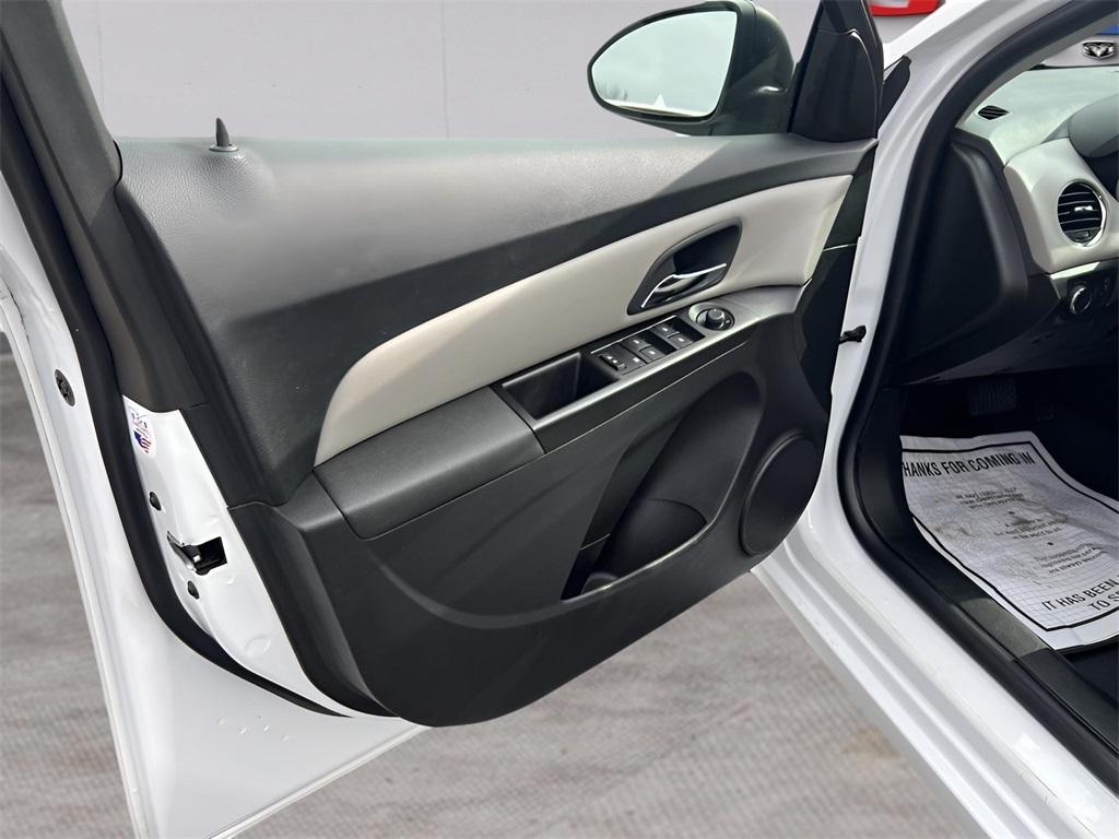 Chevrolet Cruze LS Auto 2015