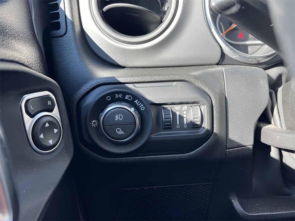 Jeep Gladiator Sport S 2021