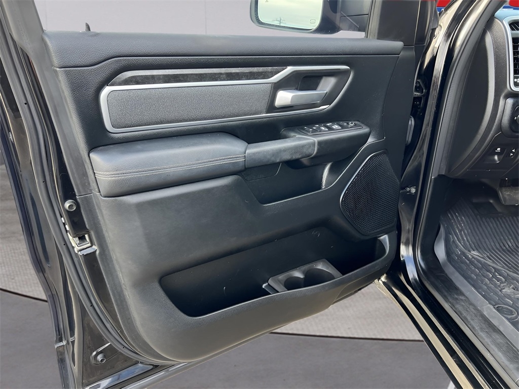 RAM 1500 Big Horn Crew Cab SWB 4WD 2020