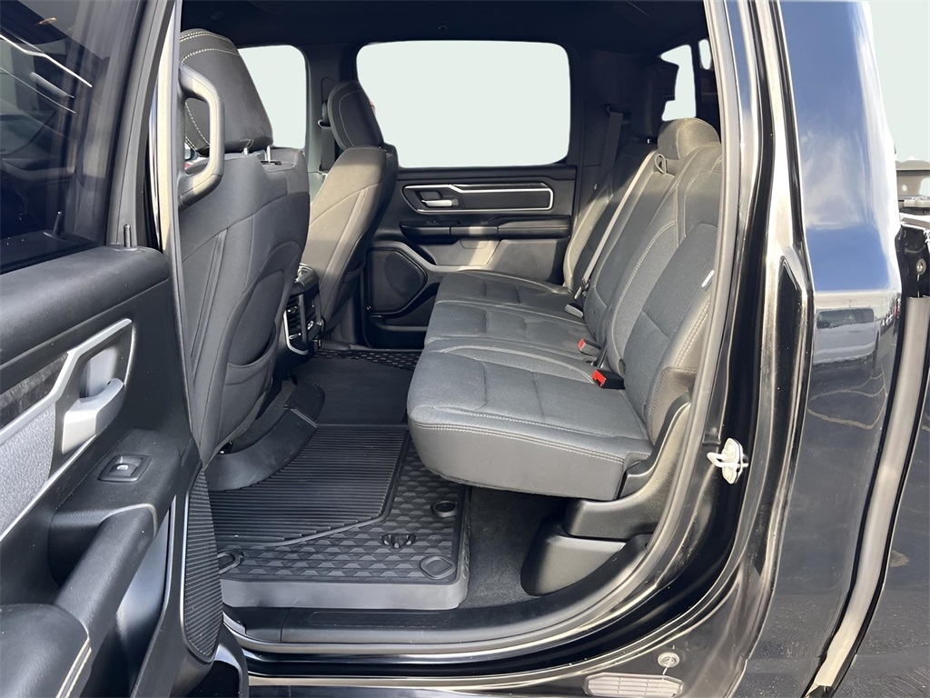 RAM 1500 Big Horn Crew Cab SWB 4WD 2020