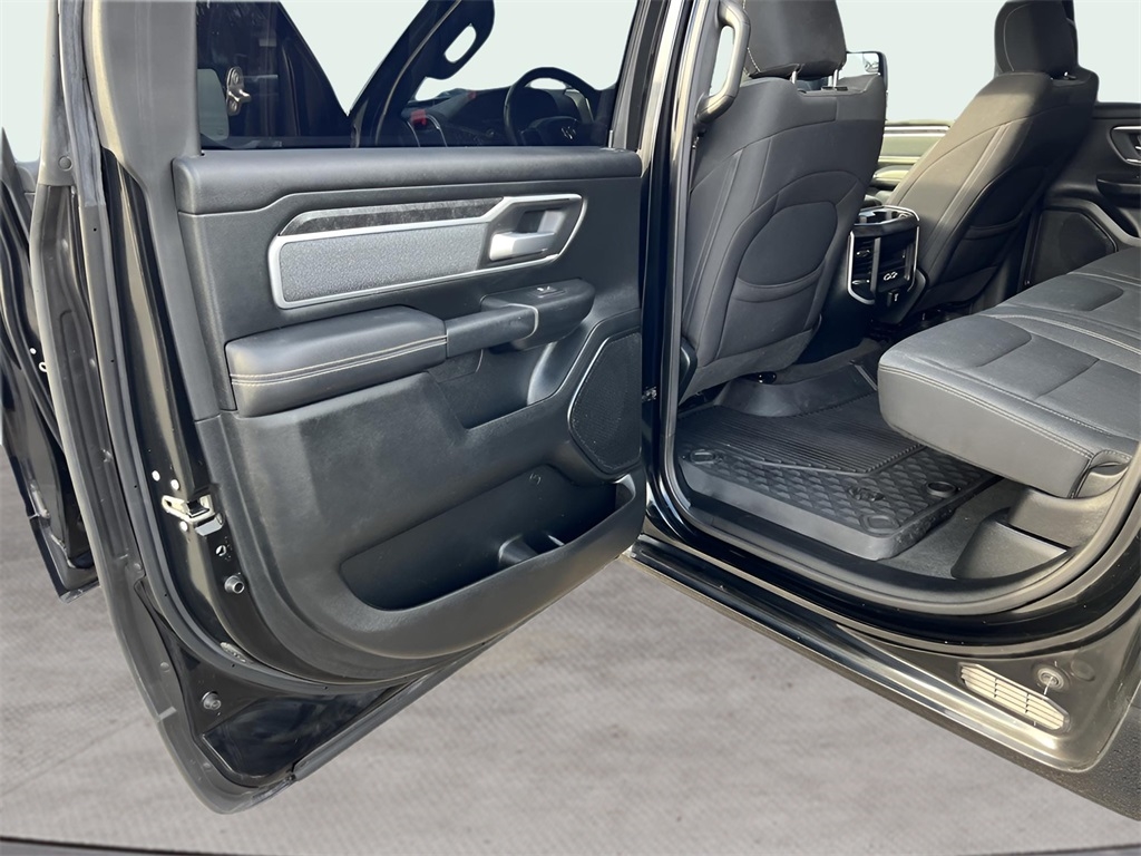 RAM 1500 Big Horn Crew Cab SWB 4WD 2020