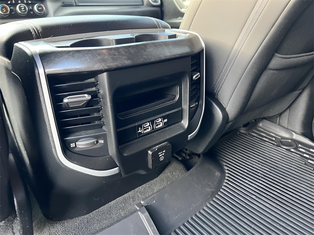 RAM 1500 Big Horn Crew Cab SWB 4WD 2020