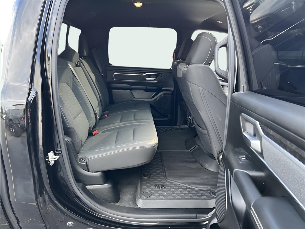 RAM 1500 Big Horn Crew Cab SWB 4WD 2020