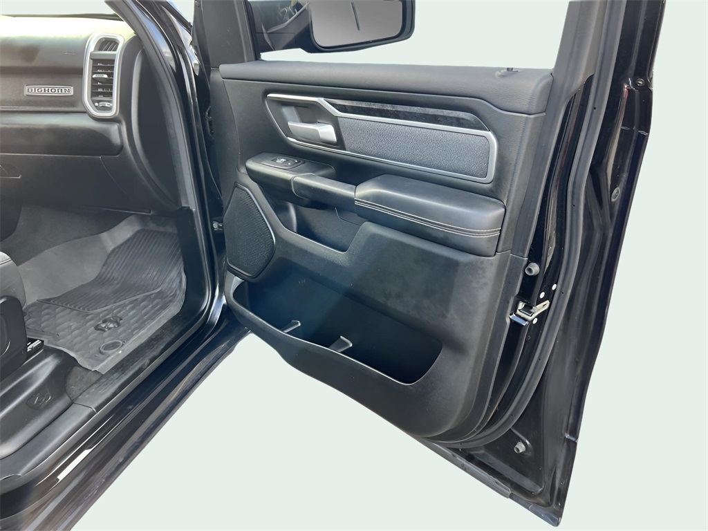 RAM 1500 Big Horn Crew Cab SWB 4WD 2020