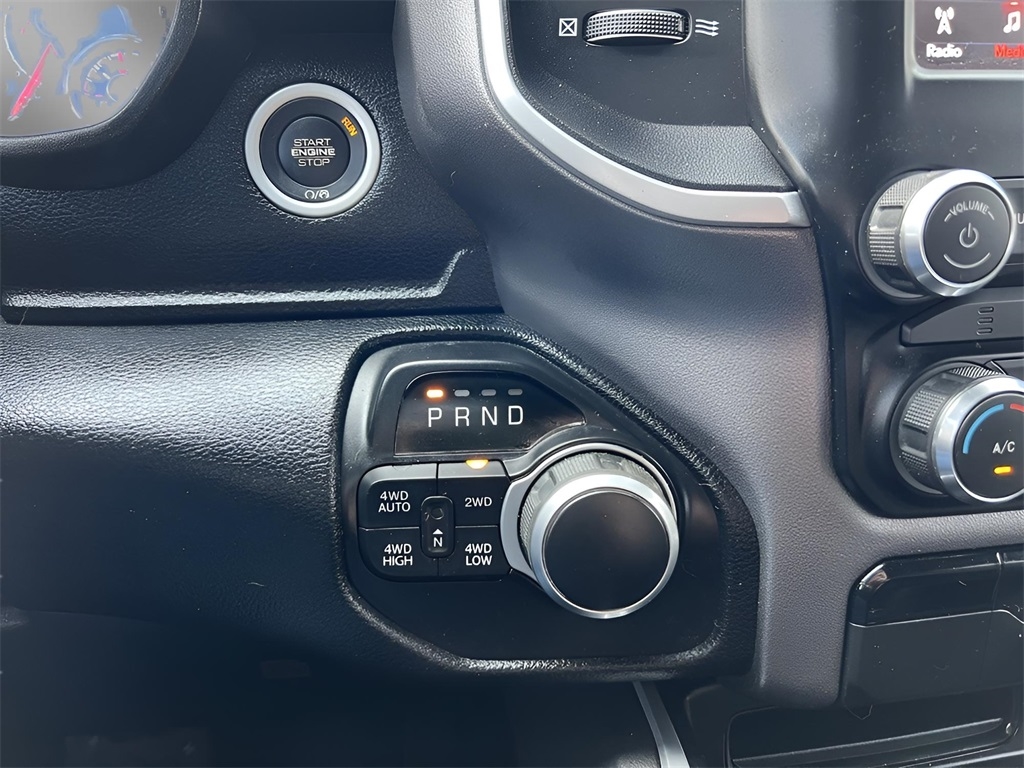 RAM 1500 Big Horn Crew Cab SWB 4WD 2020