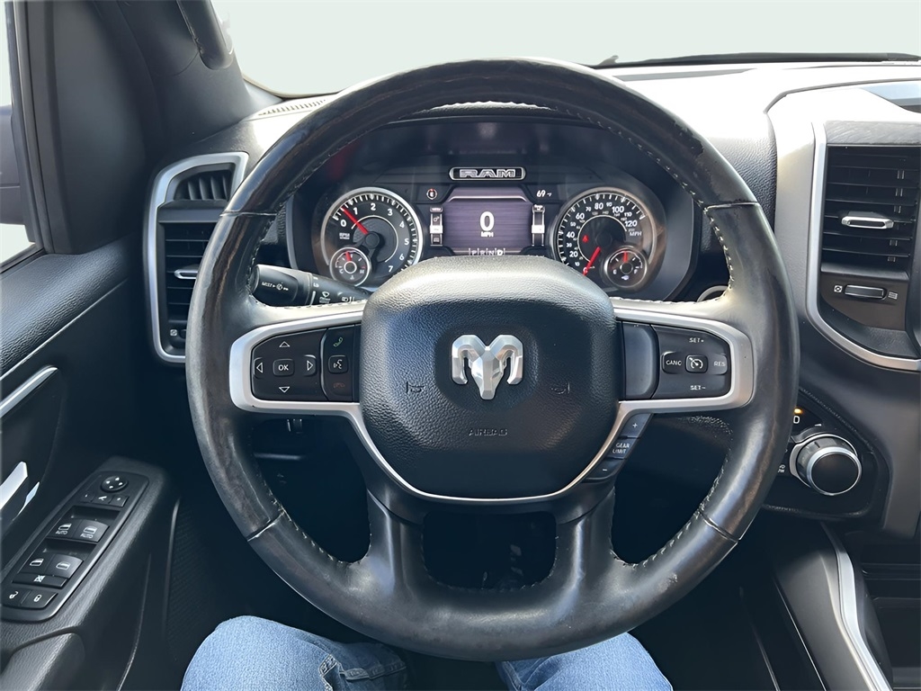 RAM 1500 Big Horn Crew Cab SWB 4WD 2020