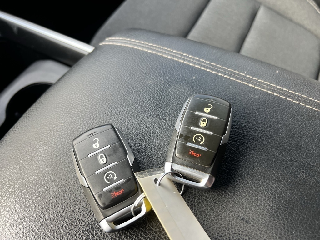 RAM 1500 Big Horn Crew Cab SWB 4WD 2020