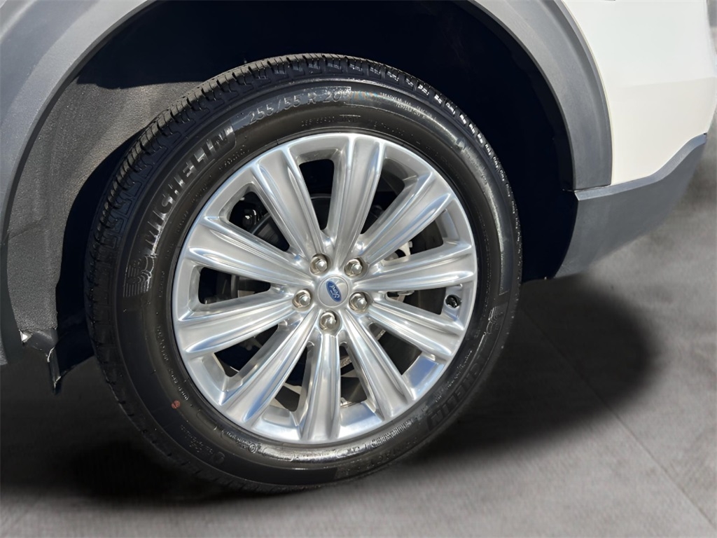 Ford Explorer Platinum AWD 2025