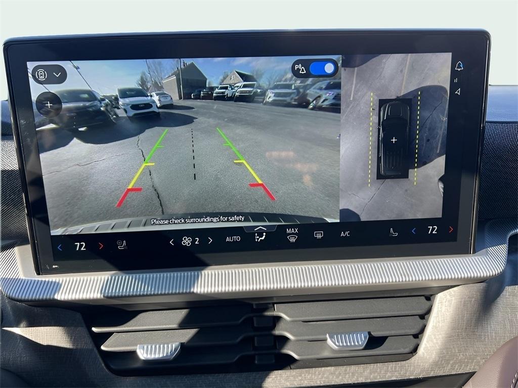 Ford Explorer Platinum AWD 2025